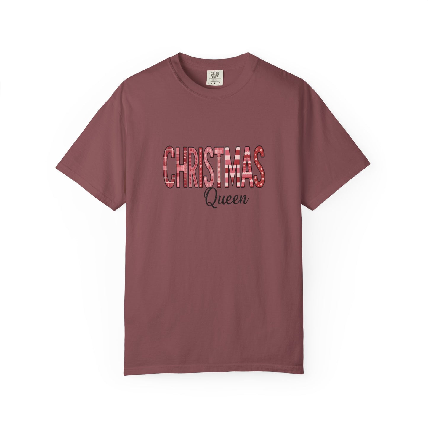 Christmas Queen Pinkmas T-shirt,this pink Christmas tee offers unparalleled comfort, making it a fabulous holiday graphic tee for all your festive activities.