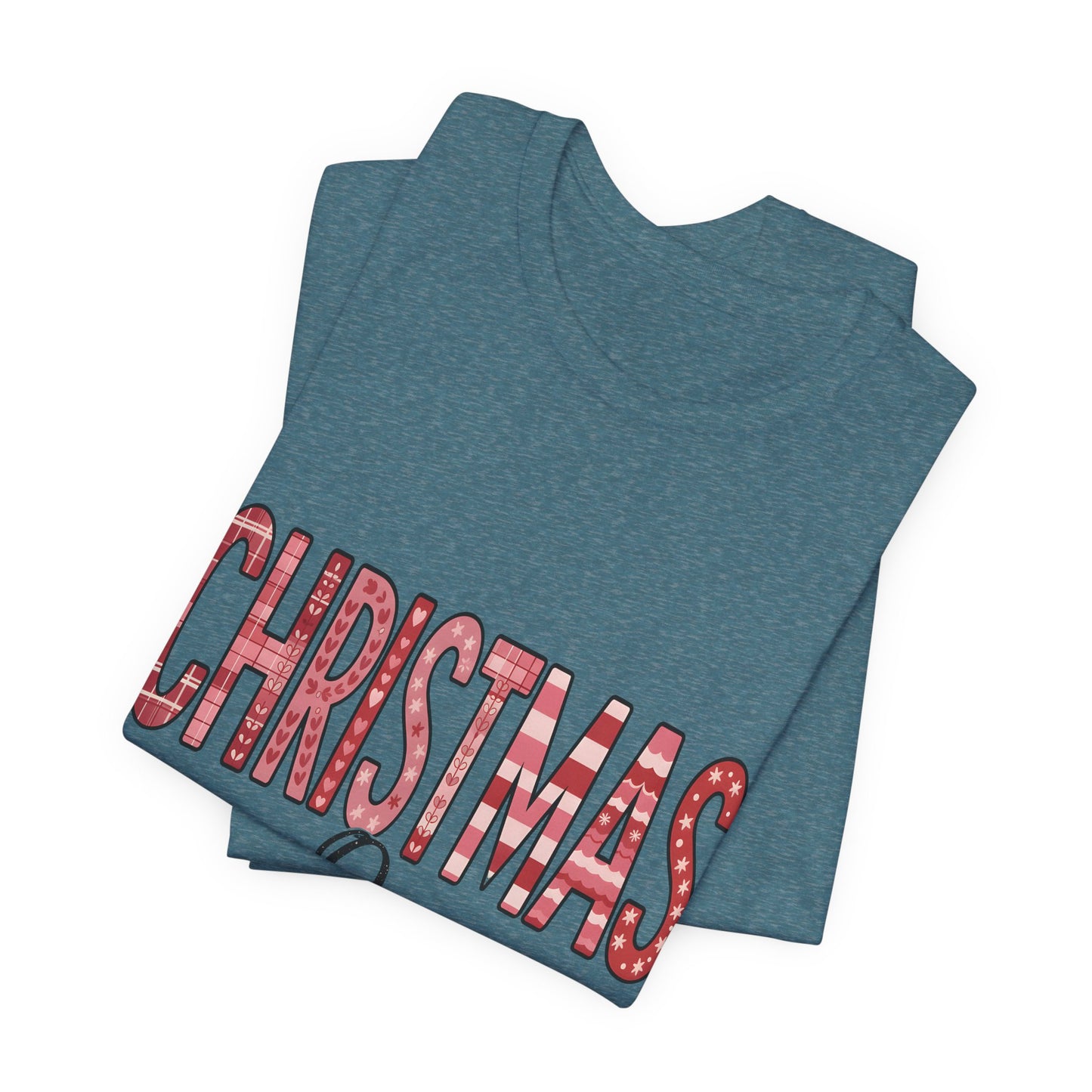 Christmas Queen Pinkmas T-shirt, Perfect for a sister XMAS gift or a Christmas mom gift, this festive shirt captures the essence of a very merry Christmas