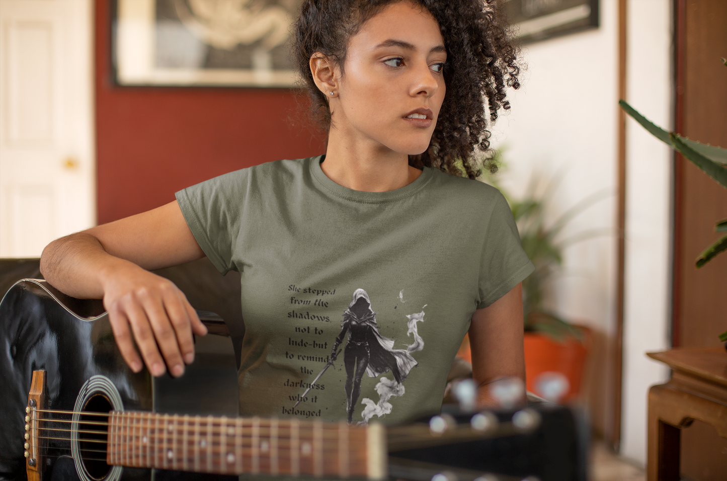 Throne of Glass Unisex Tee, a great addition to a fan's wardrobe and can be worn casually or as a statement piece. Ideal for fans of Sarah J. Maas and the character Aelin Sardothien.
