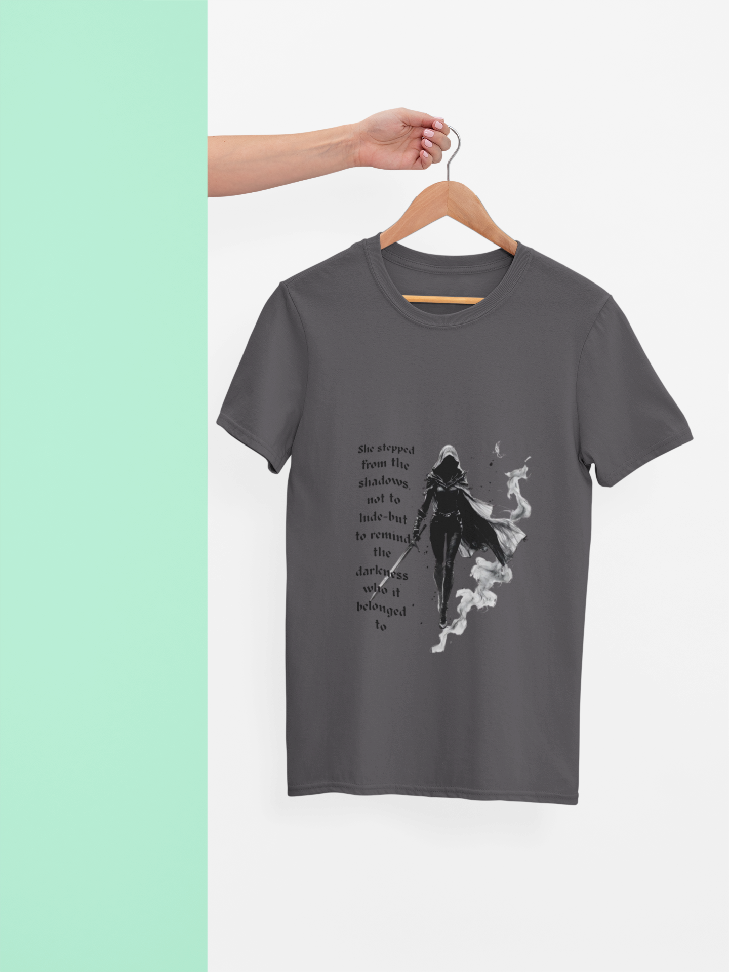 Throne of Glass Unisex Tee, a great addition to a fan's wardrobe and can be worn casually or as a statement piece. Ideal for fans of Sarah J. Maas and the character Aelin Sardothien.