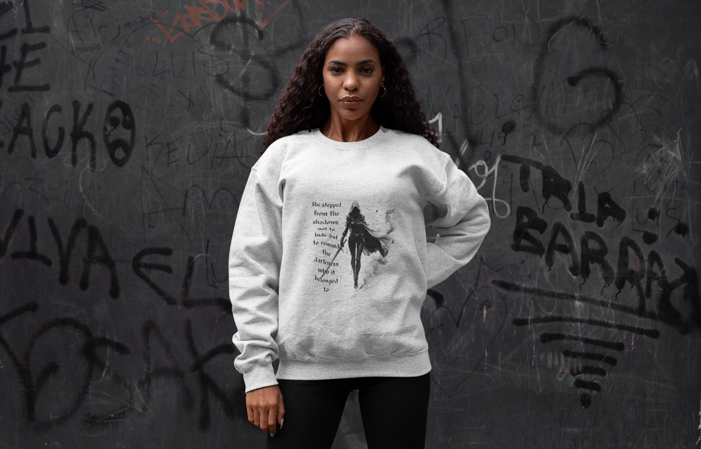 Heir of Fire Throne of Glass Sweatshirt, cozy autumn apparel for any Sarah J Maas fan. With a touch of darkness and assassin vibes.