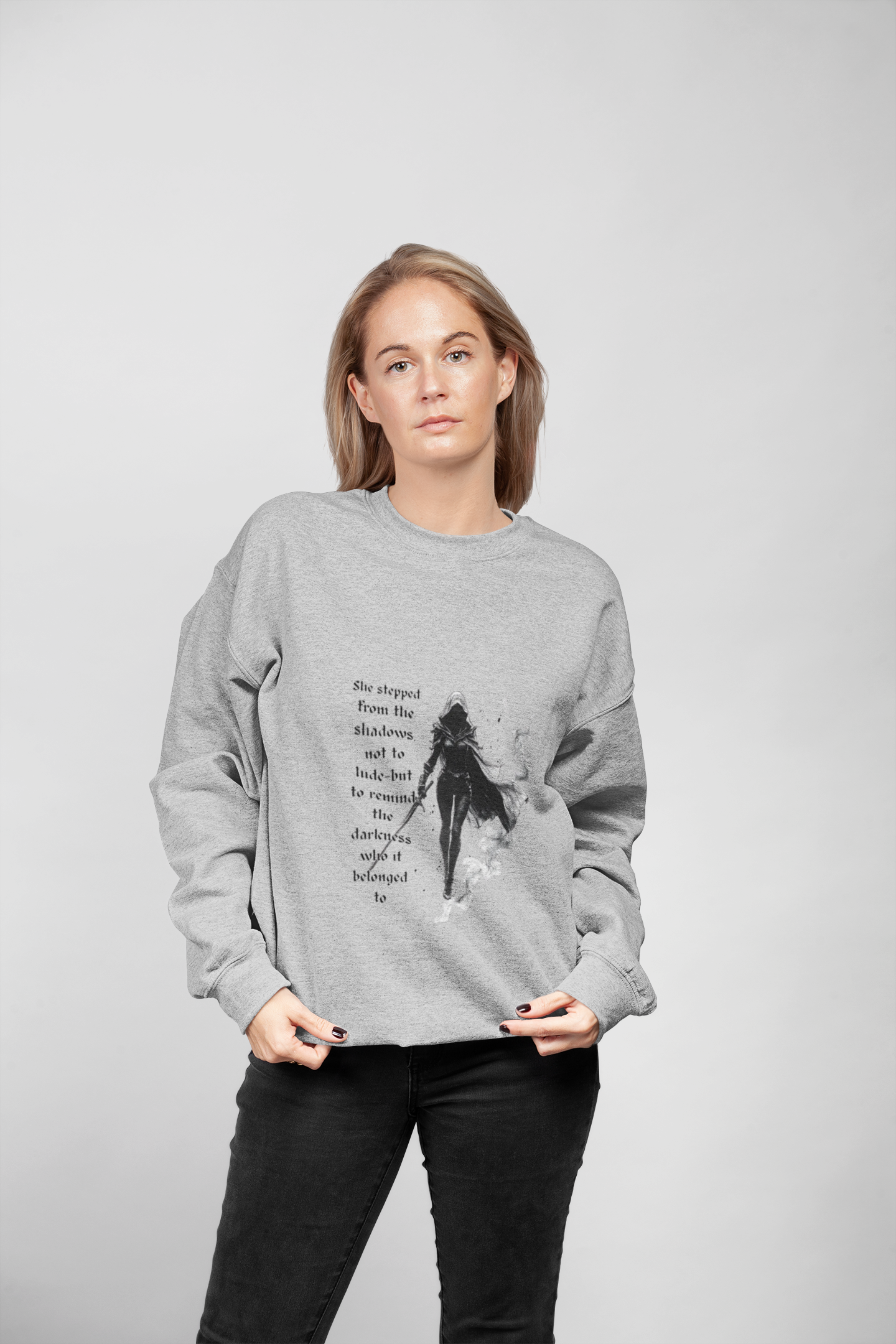 Heir of Fire Throne of Glass Sweatshirt, cozy autumn apparel for any Sarah J Maas fan. With a touch of darkness and assassin vibes.