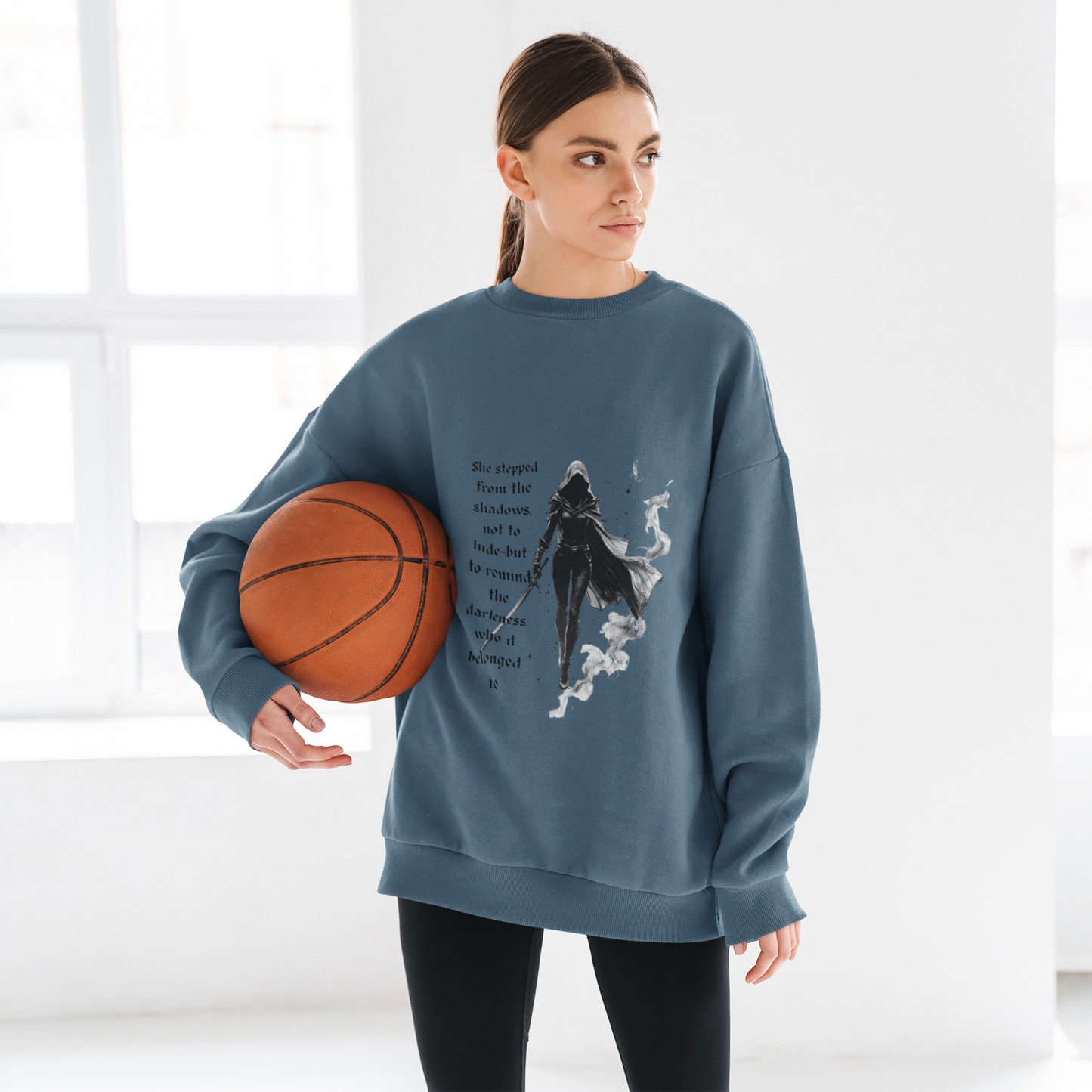 Heir of Fire Throne of Glass Sweatshirt, cozy autumn apparel for any Sarah J Maas fan. With a touch of darkness and assassin vibes.