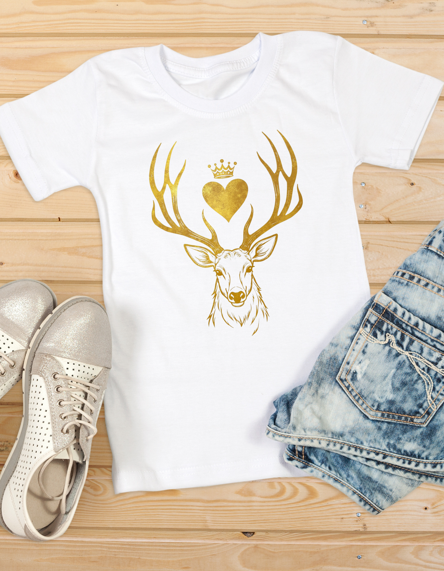 Heir of Fire T-Shirt, Aelin Ashryver Galathynius, Ideal for readers and book geeks, this T-shirt is great for celebrating bookish occasions and gifting to fellow book enthusiasts.