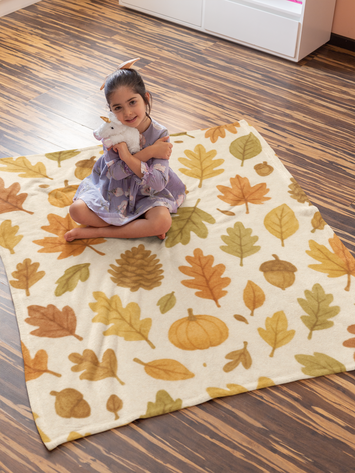 Cozy Autumnal Leaves Blanket, Transform your space into a haven of autumnal charm with this exquisite autumn blanket.