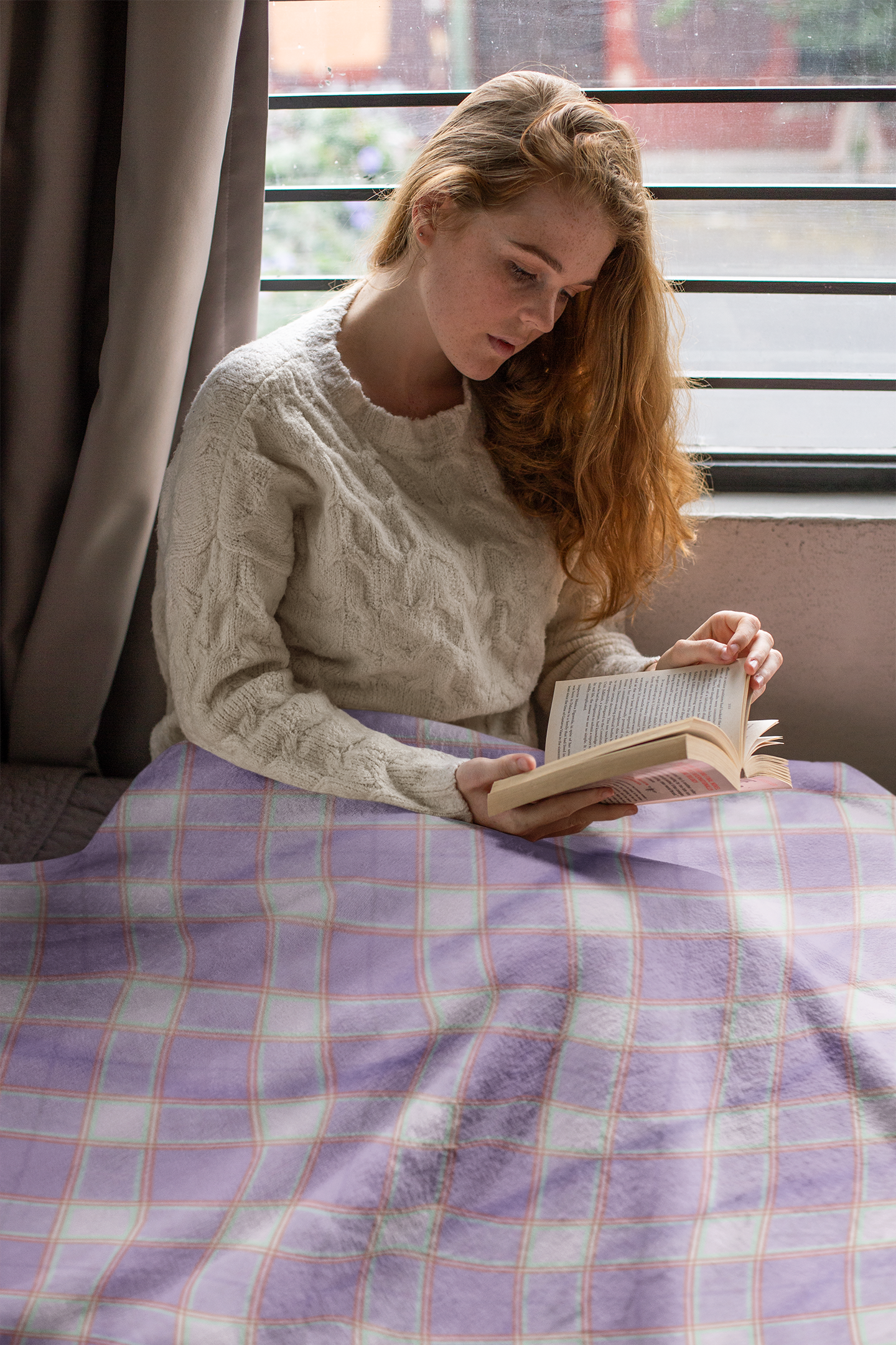 Cozy Arctic Fleece Blanket, Warm Throw, Plaid Pastle Blanket.