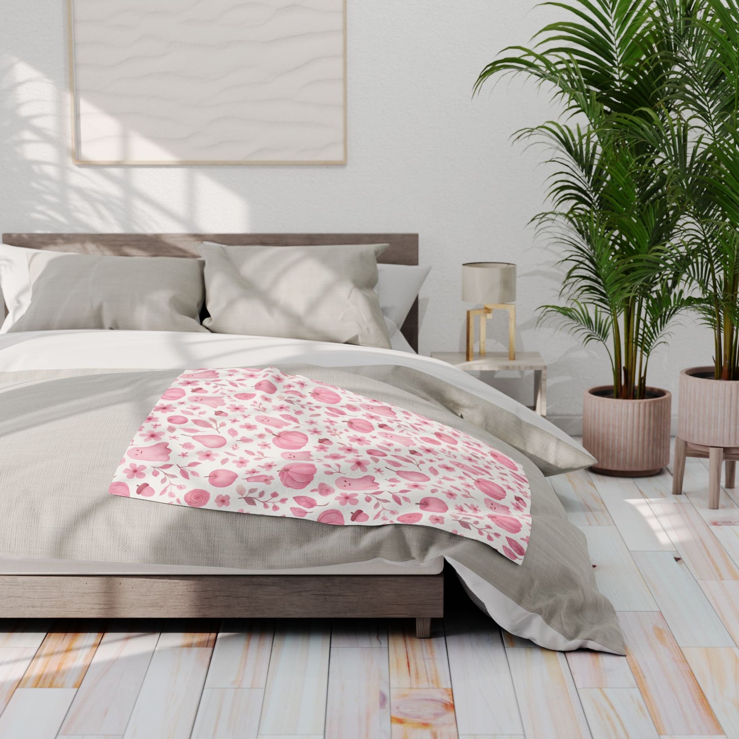 Pink Halloween Ghost Fleece Throw Blanket, this ghost blanket effortlessly transforms any space into a magical haven where autumn chills are met with warmth.