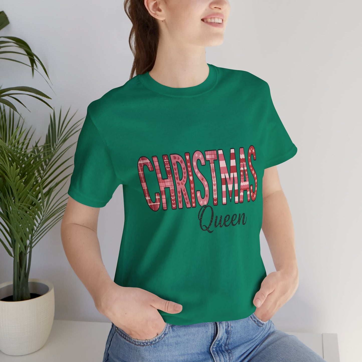 Christmas Queen Pinkmas T-shirt, Perfect for a sister XMAS gift or a Christmas mom gift, this festive shirt captures the essence of a very merry Christmas