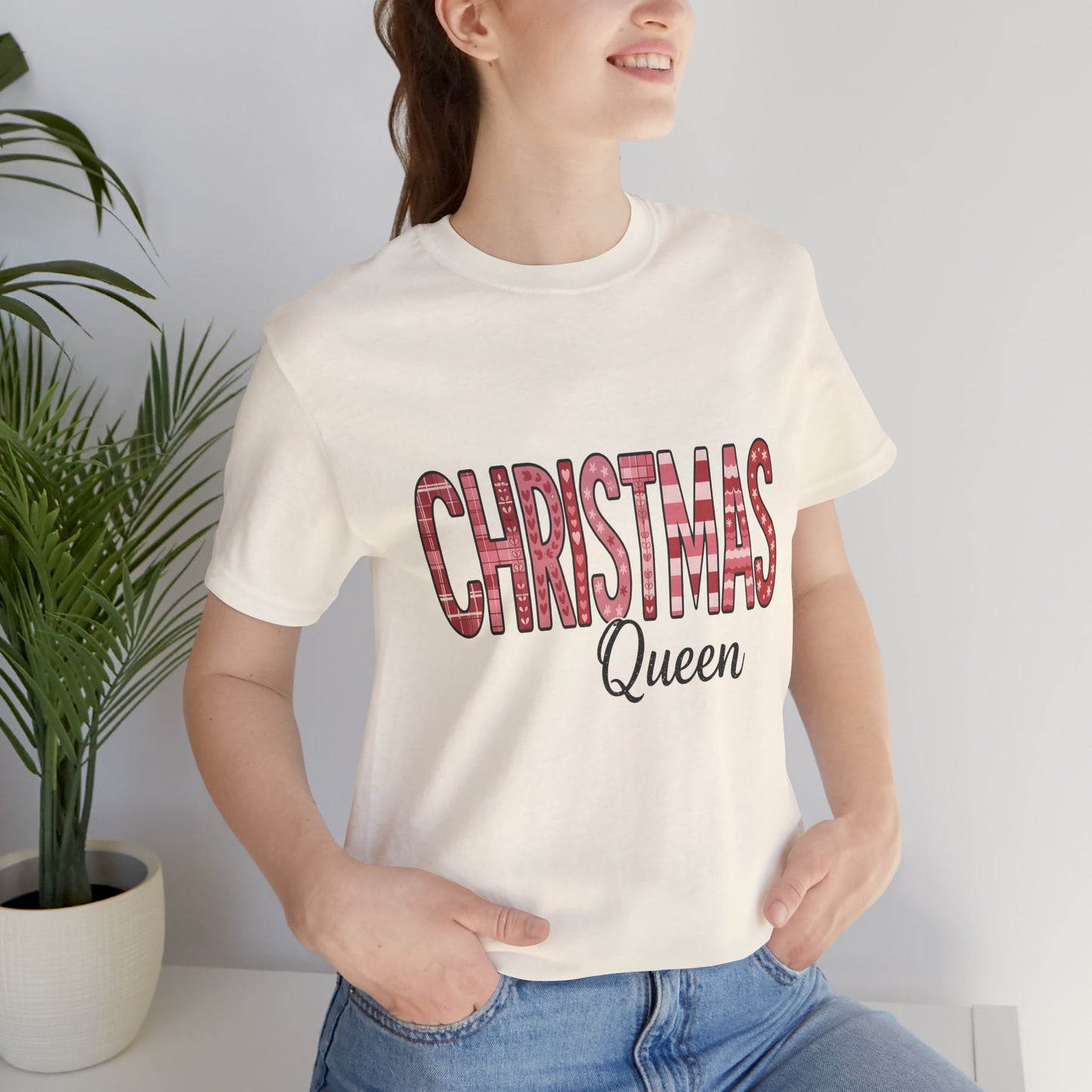Christmas Queen Pinkmas T-shirt, Perfect for a sister XMAS gift or a Christmas mom gift, this festive shirt captures the essence of a very merry Christmas