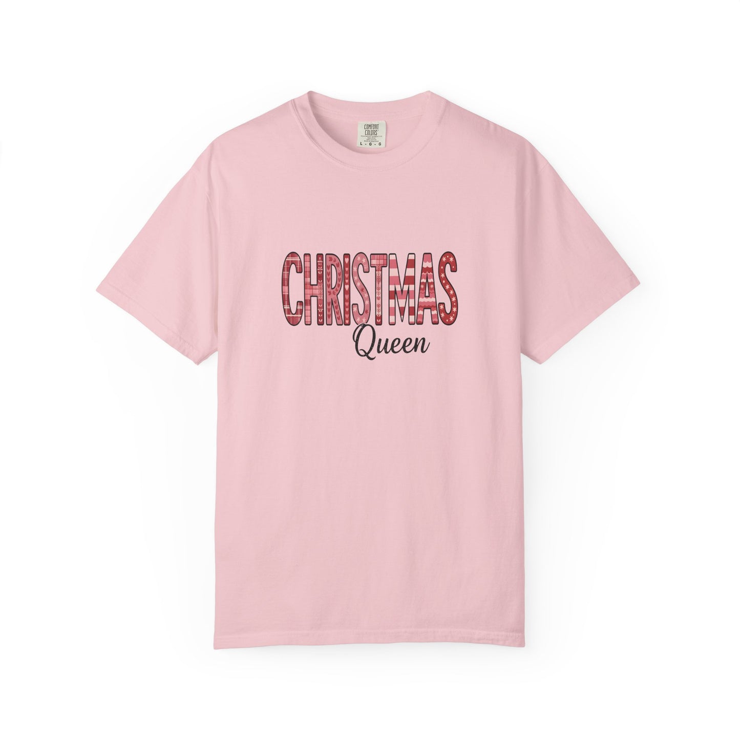 Christmas Queen Pinkmas T-shirt,this pink Christmas tee offers unparalleled comfort, making it a fabulous holiday graphic tee for all your festive activities.