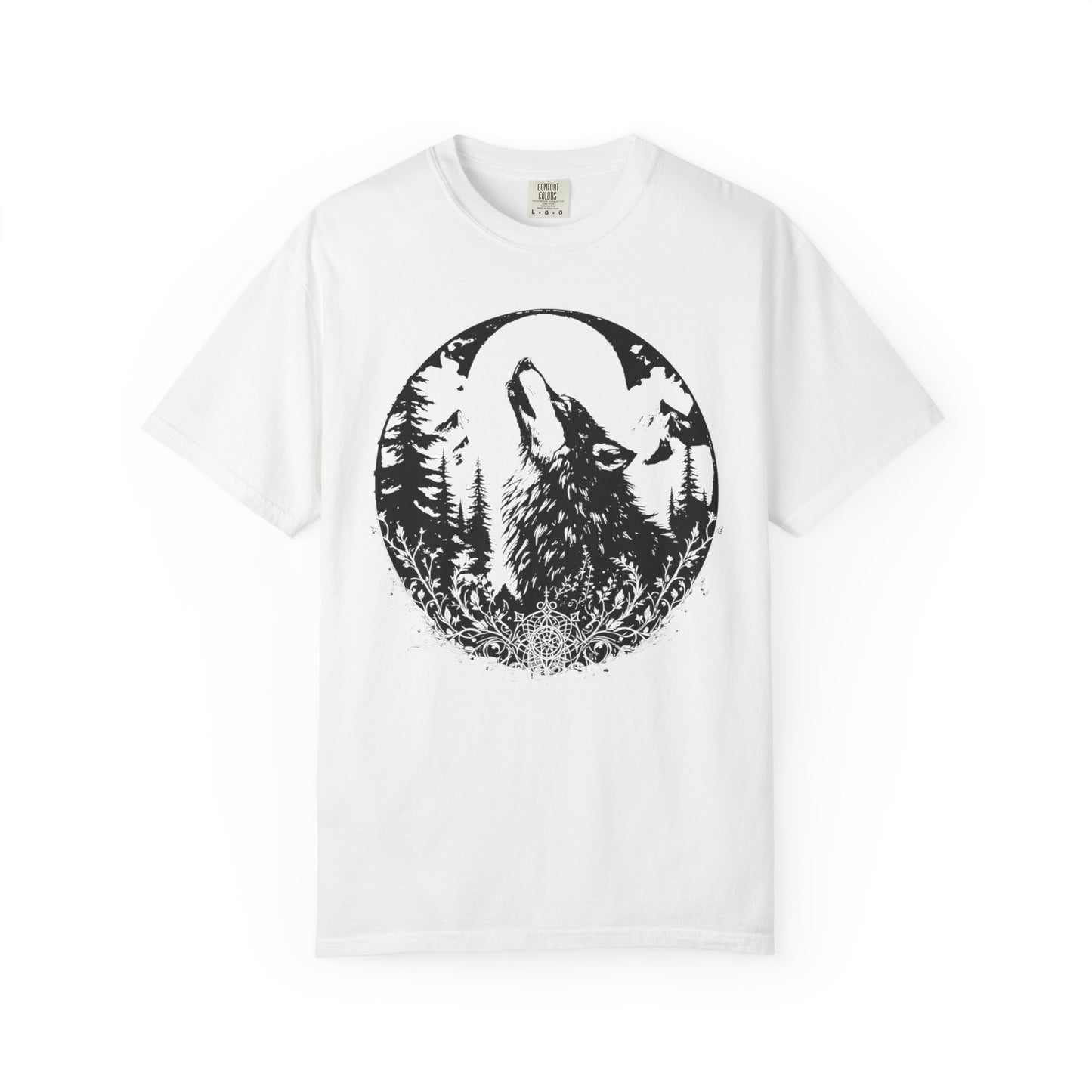 Vintage Wolf Shirt | 90s Grunge Animal Tee | Wilderness Nature Graphic Tee