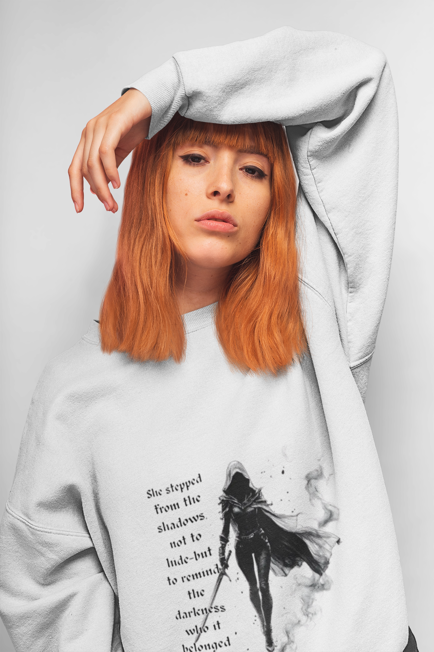 Heir of Fire Throne of Glass Sweatshirt, cozy autumn apparel for any Sarah J Maas fan. With a touch of darkness and assassin vibes.