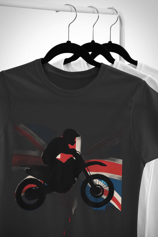 Union Jack T-shirt Motorcross, Whether you’re sporting it as a motocross shirt or a casual day out, this UK flag T-shirt is your ticket to riding in true British spirit.