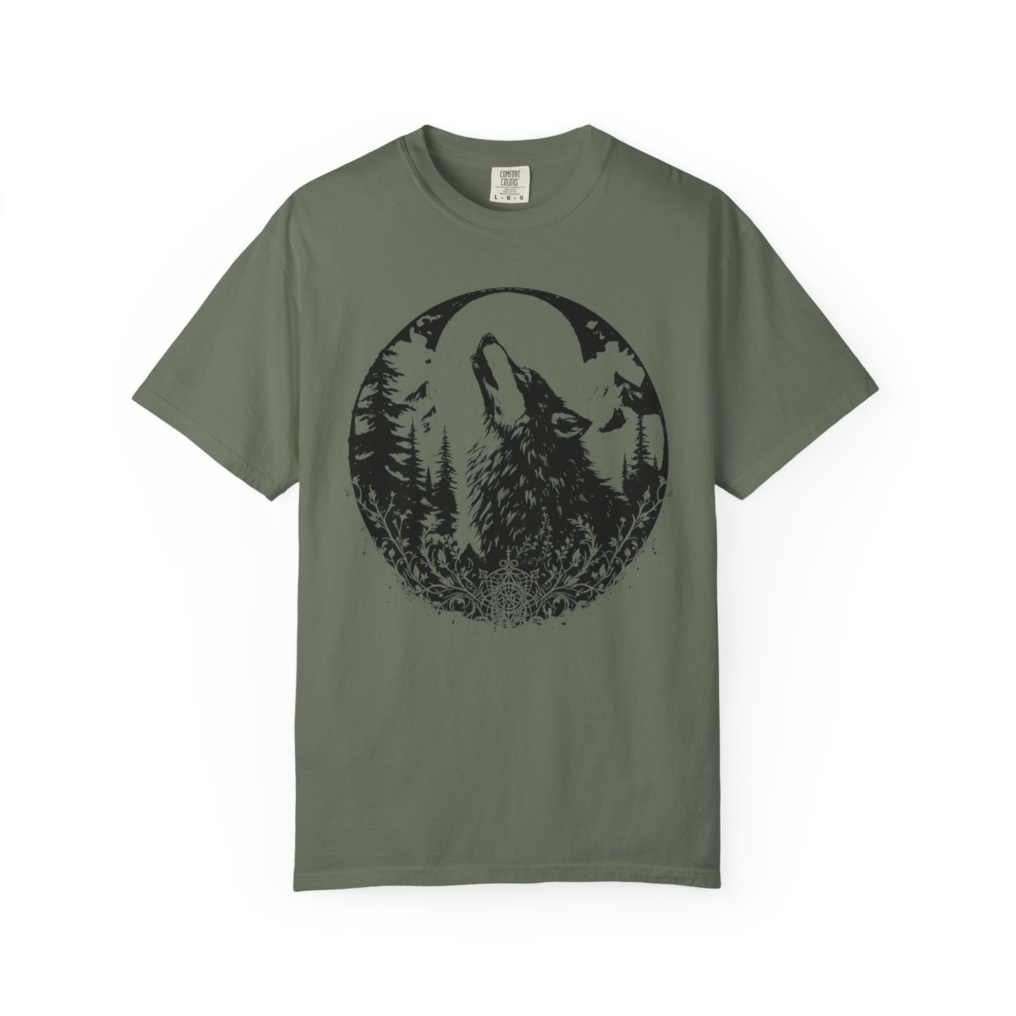 Vintage Wolf Shirt | 90s Grunge Animal Tee | Wilderness Nature Graphic Tee